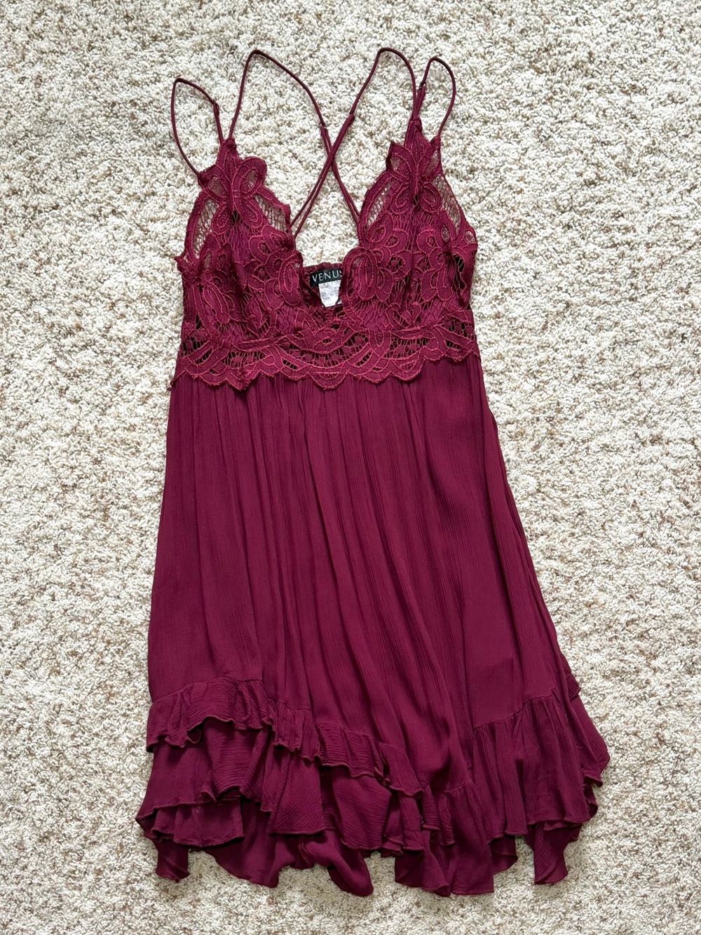 VENUS Women’s Burgundy Lace Appliqu Dress. Size S. NWOT!